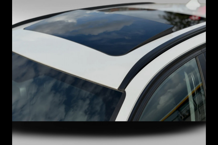 BMW 3 Serie Touring 318i Edition Sport High Executive(Goed OndH, Panoramadak, Trekhaak, StoelV, Navi, Climate Con, Cruise Con,Etc)