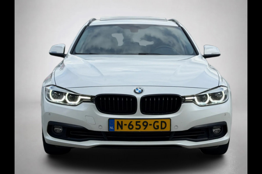BMW 3 Serie Touring 318i Edition Sport High Executive(Goed OndH, Panoramadak, Trekhaak, StoelV, Navi, Climate Con, Cruise Con,Etc)