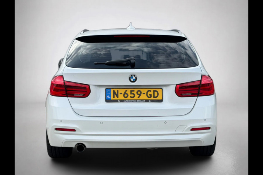 BMW 3 Serie Touring 318i Edition Sport High Executive(Goed OndH, Panoramadak, Trekhaak, StoelV, Navi, Climate Con, Cruise Con,Etc)