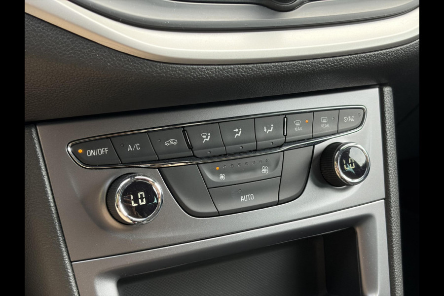 Opel Astra Sports Tourer 1.2 Business Executive ✓1e Eigenaar✓146pk✓Camera✓Trekhaak✓Carplay✓Airco✓Cruise✓Pdc V+A✓Lm velgen✓Comfortstoelen✓6 Bak✓N.A.P✓Nieuwe Apk bij Aflevering