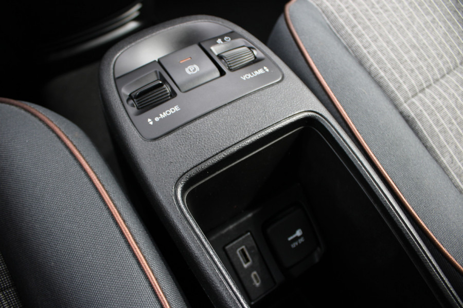 Fiat 500 Icon 42 kWh | Navigatie | Stoelverwarming | Parkeersensoren achter