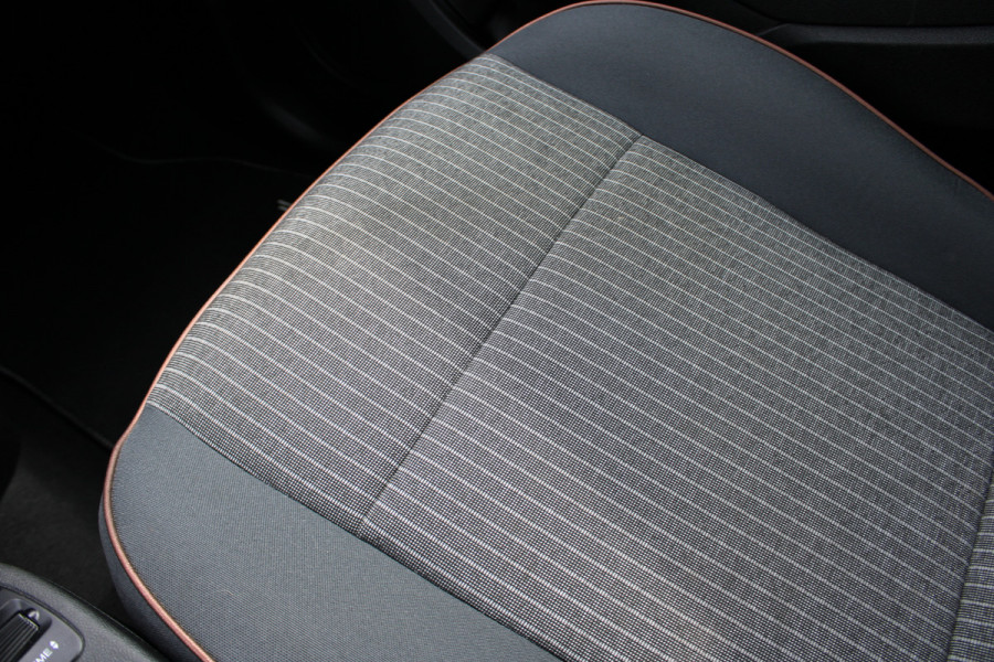 Fiat 500 Icon 42 kWh | Navigatie | Stoelverwarming | Parkeersensoren achter