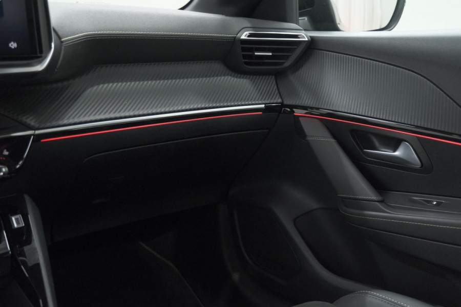 Peugeot 208 1.2 Hybrid 145 e-DCS6 GT | Alcantara Pakket | Camera | Apple Carplay | Stoelverwarming