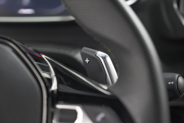 Peugeot 208 1.2 Hybrid 145 e-DCS6 GT | Alcantara Pakket | Camera | Apple Carplay | Stoelverwarming
