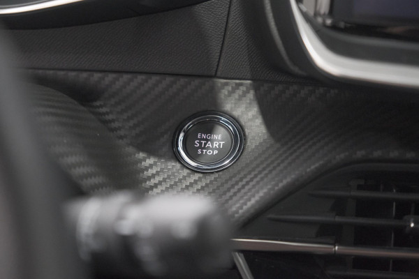 Peugeot 208 1.2 Hybrid 145 e-DCS6 GT | Alcantara Pakket | Camera | Apple Carplay | Stoelverwarming