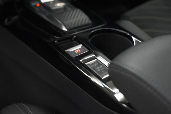 Peugeot 208 1.2 Hybrid 145 e-DCS6 GT | Alcantara Pakket | Camera | Apple Carplay | Stoelverwarming