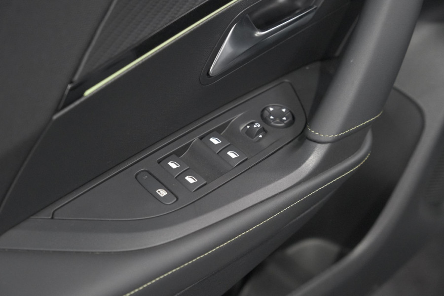 Peugeot 2008 PureTech 130 EAT8 GT | 360 Camera | Adaptieve Cruise Control | Pack Alcantara | Apple Carplay