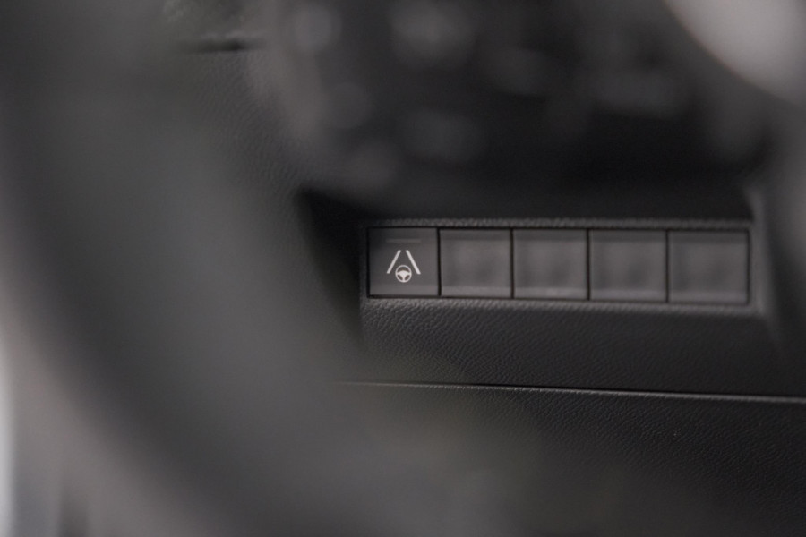 Peugeot 2008 PureTech 130 EAT8 GT | 360 Camera | Adaptieve Cruise Control | Pack Alcantara | Apple Carplay