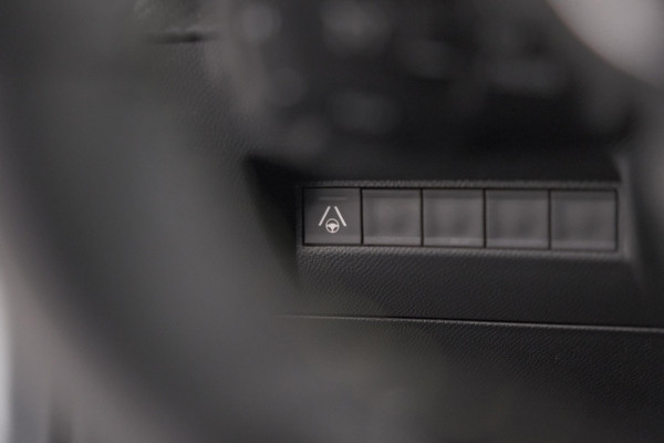 Peugeot 2008 PureTech 130 EAT8 GT | 360 Camera | Adaptieve Cruise Control | Pack Alcantara | Apple Carplay