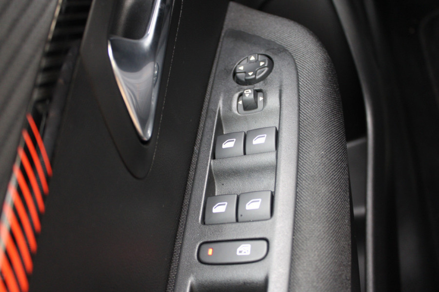 Peugeot e-208 EV Active 50 kWh 91% SOH | Cruise control | Carplay | Stoelverwarming | Parkeersensoren achter