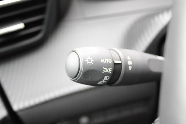 Peugeot e-208 EV Active 50 kWh 91% SOH | Cruise control | Carplay | Stoelverwarming | Parkeersensoren achter