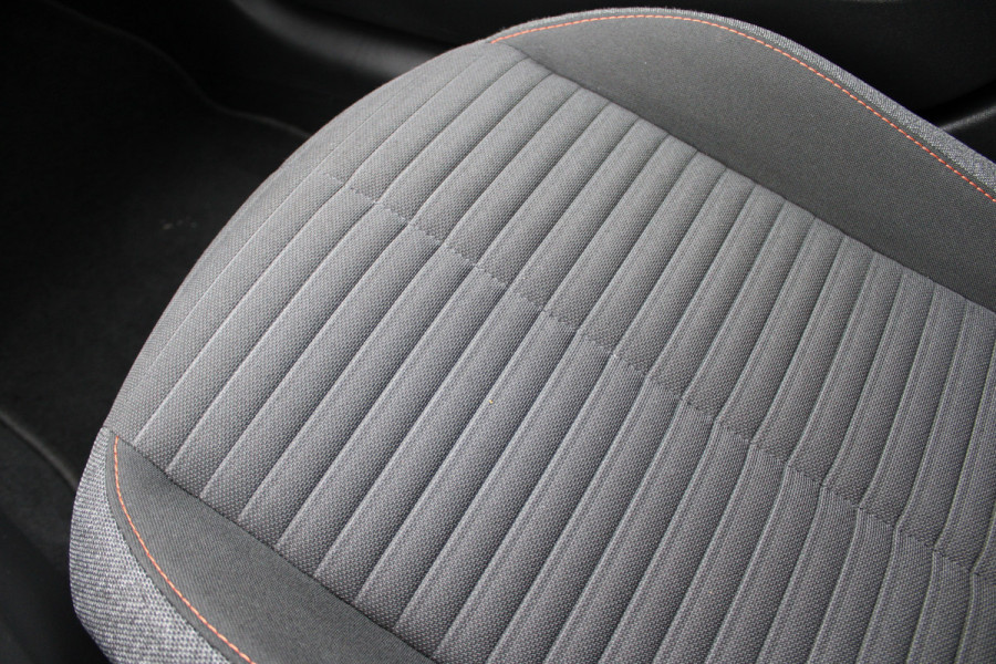 Peugeot e-208 EV Active 50 kWh 91% SOH | Cruise control | Carplay | Stoelverwarming | Parkeersensoren achter