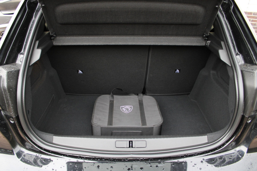 Peugeot e-208 EV Active 50 kWh 91% SOH | Cruise control | Carplay | Stoelverwarming | Parkeersensoren achter