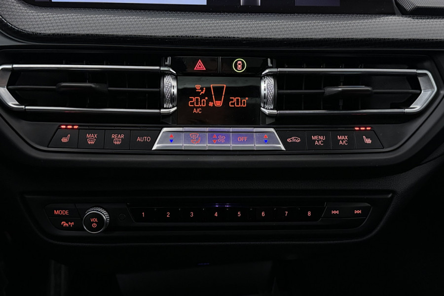 BMW 2 Serie Gran Coupé 218i High Executive (PANORAMADAK, STOELVERWARMING, NAVIGATIE, DEALER ONDERHOUDEN)