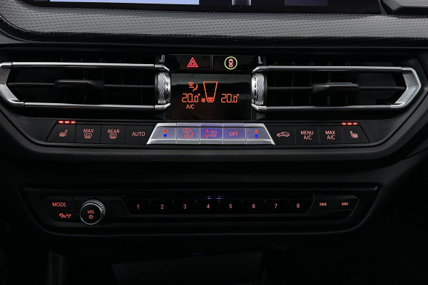 BMW 2 Serie Gran Coupé 218i High Executive (PANORAMADAK, STOELVERWARMING, NAVIGATIE, DEALER ONDERHOUDEN)
