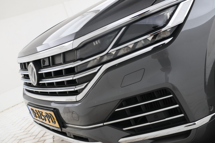 Volkswagen Touareg 3.0 TSi eHybrid 4MOTION Panorama, 360 Camera, Digital dash!