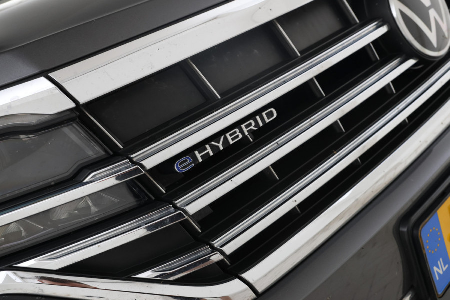 Volkswagen Touareg 3.0 TSi eHybrid 4MOTION Panorama, 360 Camera, Digital dash!