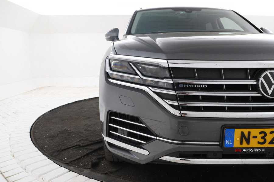 Volkswagen Touareg 3.0 TSi eHybrid 4MOTION Panorama, 360 Camera, Digital dash!