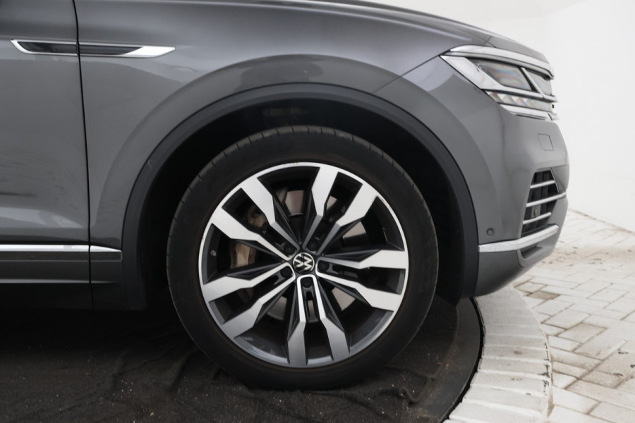 Volkswagen Touareg 3.0 TSi eHybrid 4MOTION Panorama, 360 Camera, Digital dash!