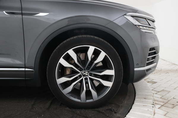 Volkswagen Touareg 3.0 TSi eHybrid 4MOTION Panorama, 360 Camera, Digital dash!