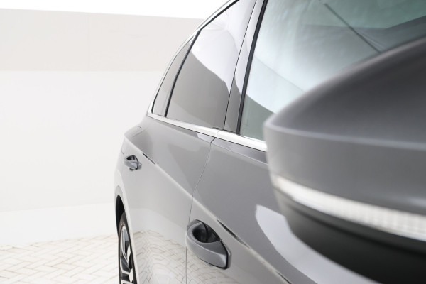 Volkswagen Touareg 3.0 TSi eHybrid 4MOTION Panorama, 360 Camera, Digital dash!