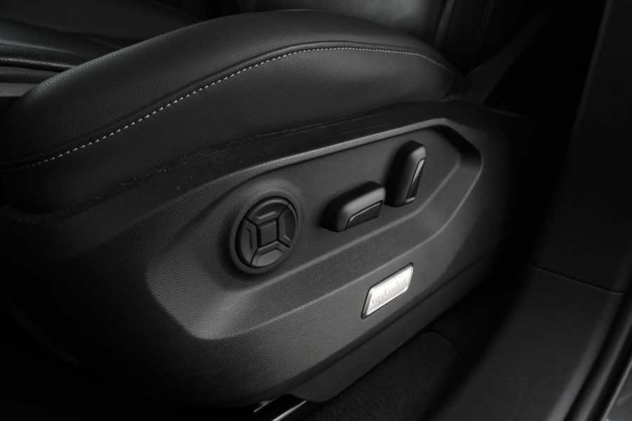 Volkswagen Touareg 3.0 TSi eHybrid 4MOTION Panorama, 360 Camera, Digital dash!