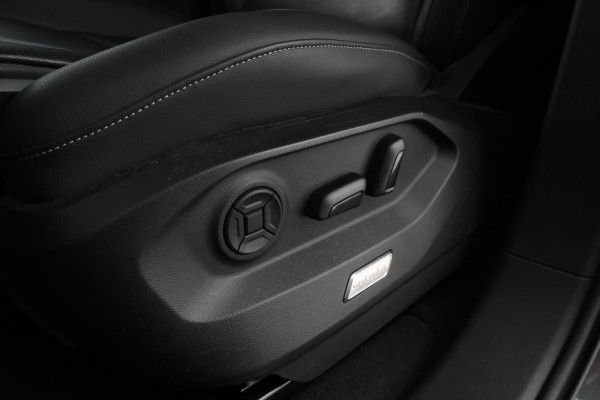 Volkswagen Touareg 3.0 TSi eHybrid 4MOTION Panorama, 360 Camera, Digital dash!