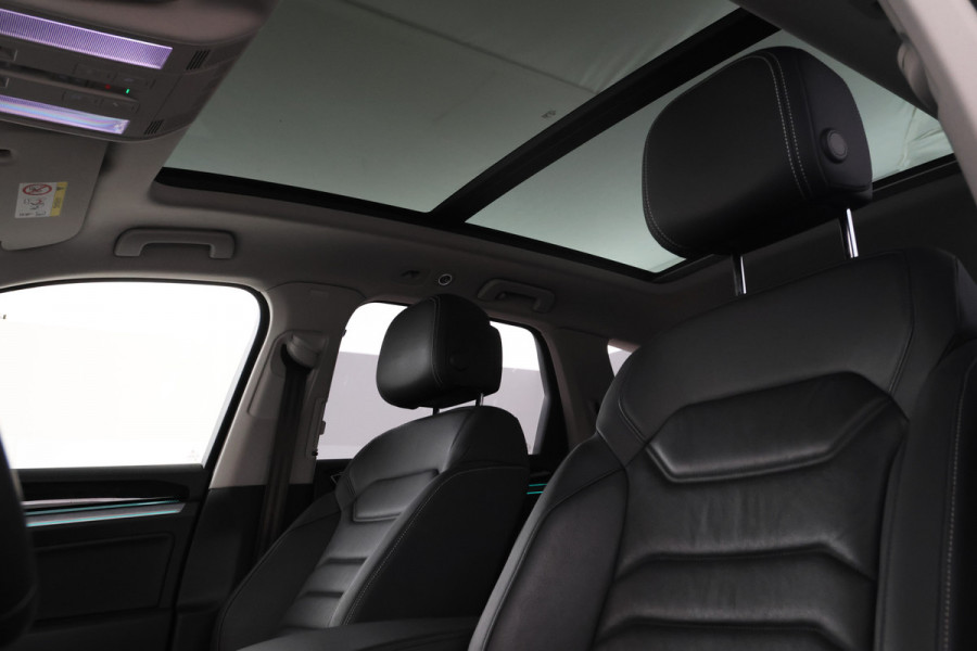 Volkswagen Touareg 3.0 TSi eHybrid 4MOTION Panorama, 360 Camera, Digital dash!