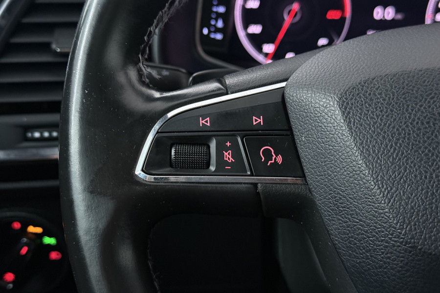 Seat Ateca 1.4 EcoTSI Xcellence (PANORAMADAK, CAMERA, STOELVERWARMING, TREKHAAK)
