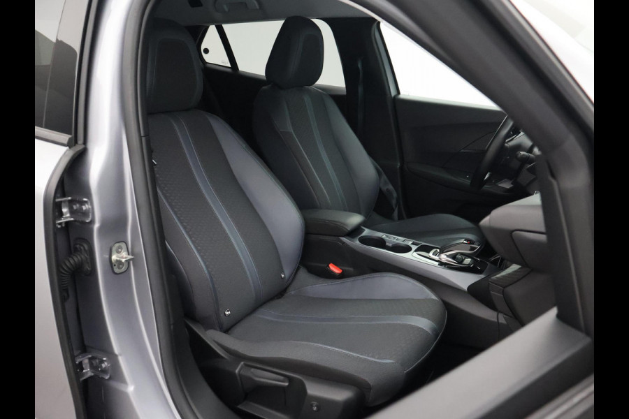 Peugeot e-2008 EV ALLURE 50 kWh + CAMERA | LED | CARPLAY | STOELVERW.