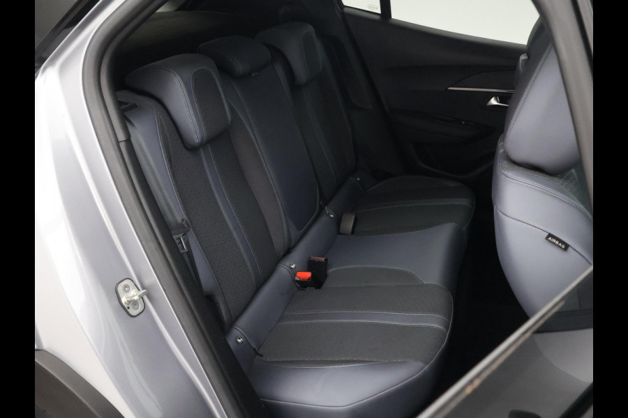 Peugeot e-2008 EV ALLURE 50 kWh + CAMERA | LED | CARPLAY | STOELVERW.
