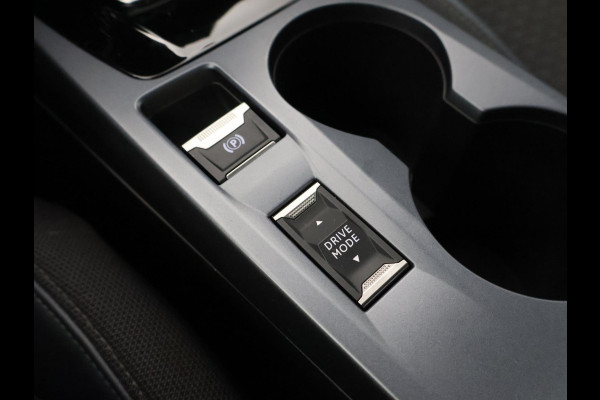 Peugeot e-2008 EV ALLURE 50 kWh + CAMERA | LED | CARPLAY | STOELVERW.