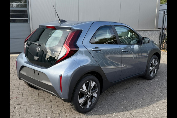 Toyota Aygo X HYBRID 1.5 17 Lichtmetaal Stoelverwarming Go pack