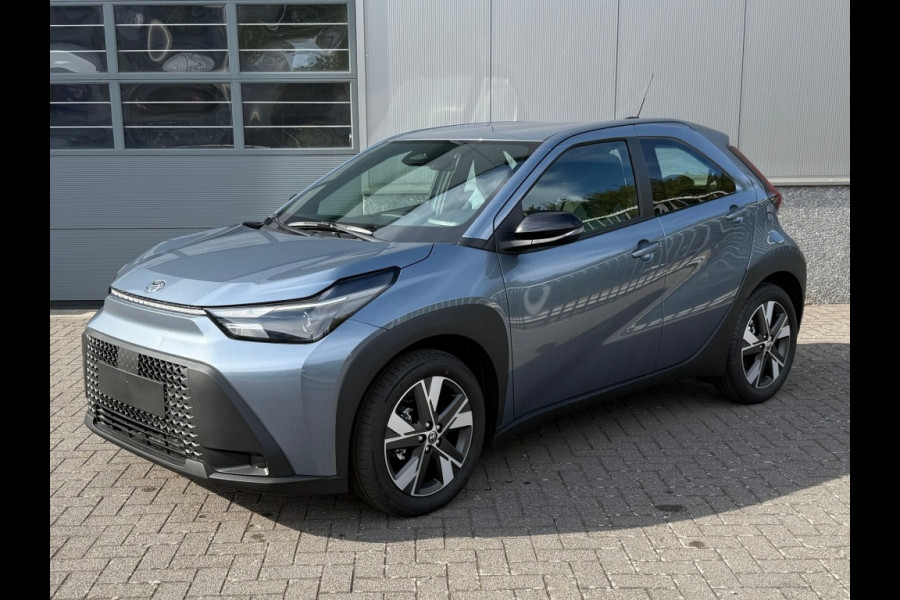 Toyota Aygo X HYBRID 1.5 17 Lichtmetaal Stoelverwarming Go pack