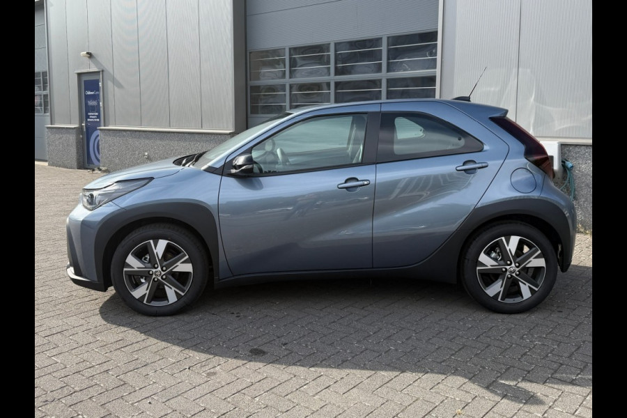 Toyota Aygo X HYBRID 1.5 17 Lichtmetaal Stoelverwarming Go pack