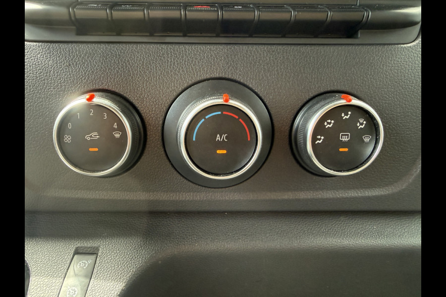 Renault Master Plancher T35 2.3 DCI 150PK Automaat Bakwagen Airco Cruise Control Camera Parkeersensoren Foodtruck Meubelbak Frietkar Paardenwagen