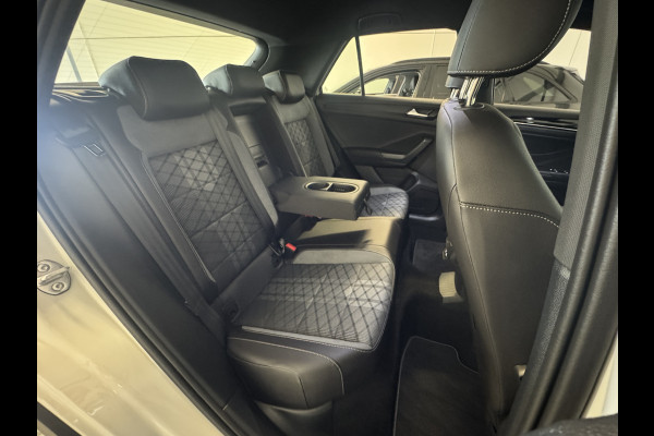 Volkswagen T-Roc TSI 110PK R-LINE SPORT IQ.LIGHT/TREKHAAK/STOEL VERW.