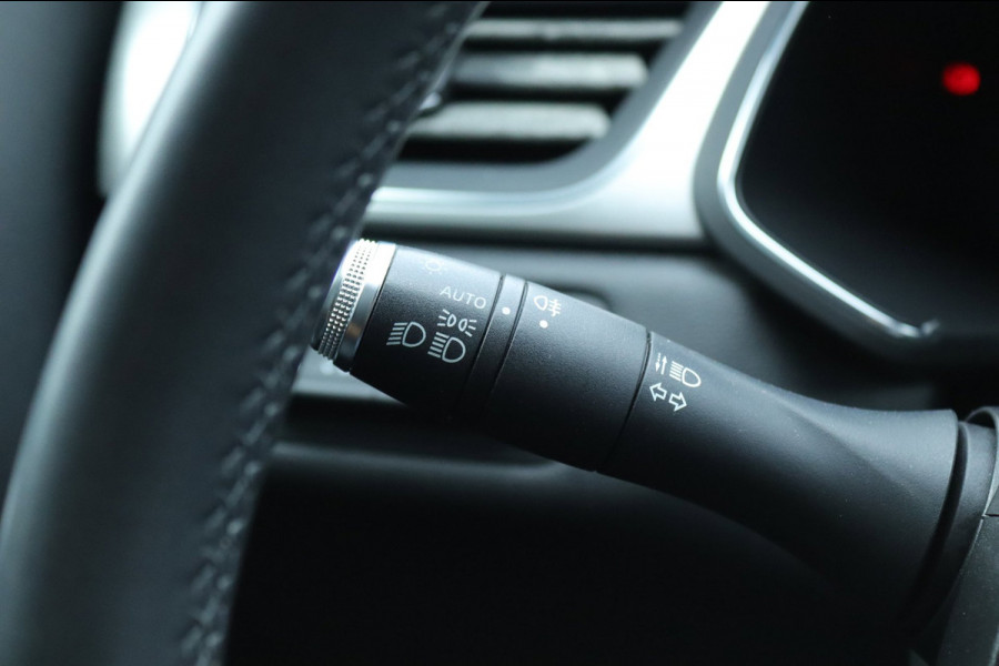 Renault Captur 1.6 E-Tech Plug-in Hybrid / Carplay / Camera