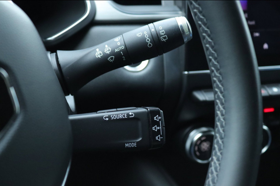 Renault Captur 1.6 E-Tech Plug-in Hybrid / Carplay / Camera