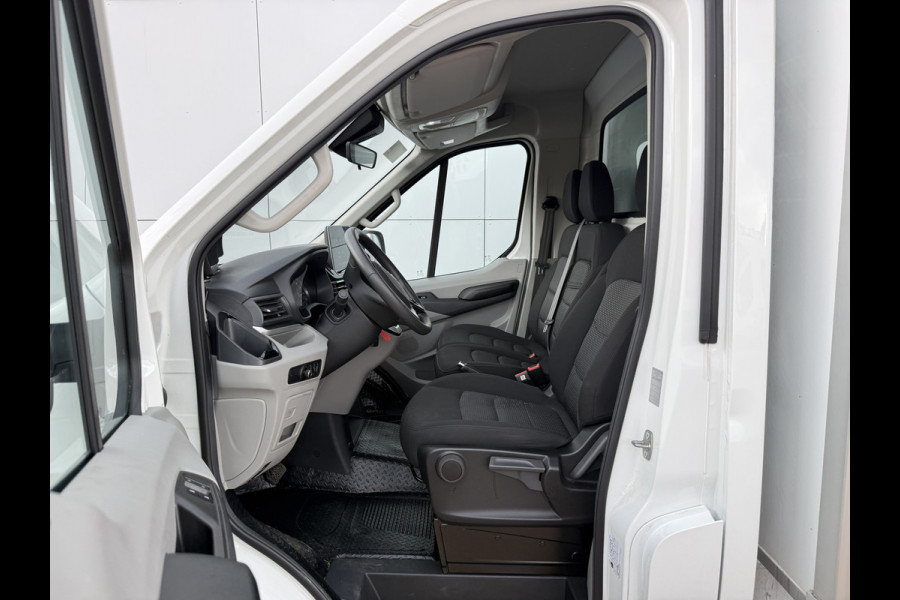 Maxus eDeliver 9 65kWh 204PK Elektrisch Bakwagen met achterdeuren Airco ACC Carplay Camera Parkeersensoren Meubelbak Koffer