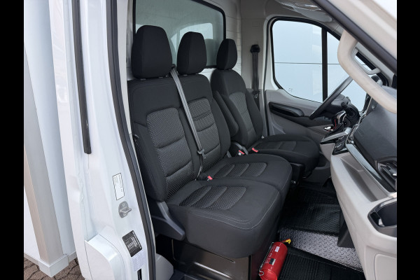 Maxus eDeliver 9 65kWh 204PK Elektrisch Bakwagen met achterdeuren Airco ACC Carplay Camera Parkeersensoren Meubelbak Koffer