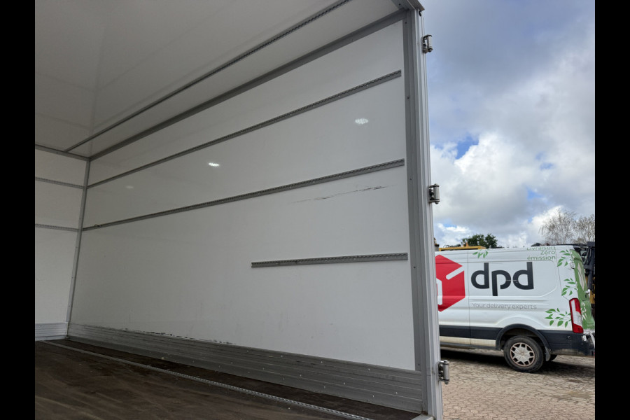 Maxus eDeliver 9 65kWh 204PK Elektrisch Bakwagen met achterdeuren Airco ACC Carplay Camera Parkeersensoren Meubelbak Koffer