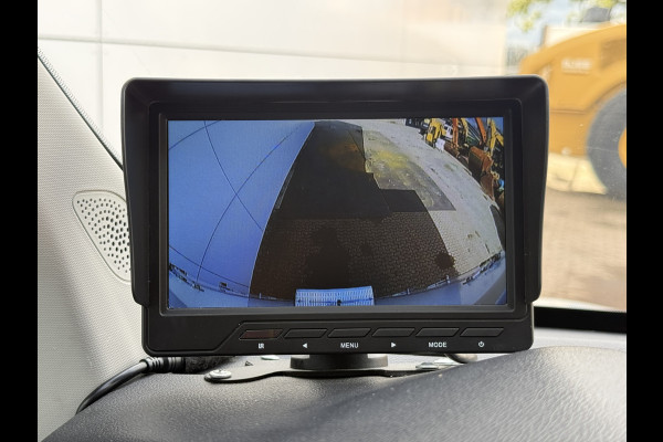 Maxus eDeliver 9 65kWh 204PK Elektrisch Bakwagen met achterdeuren Airco ACC Carplay Camera Parkeersensoren Meubelbak Koffer