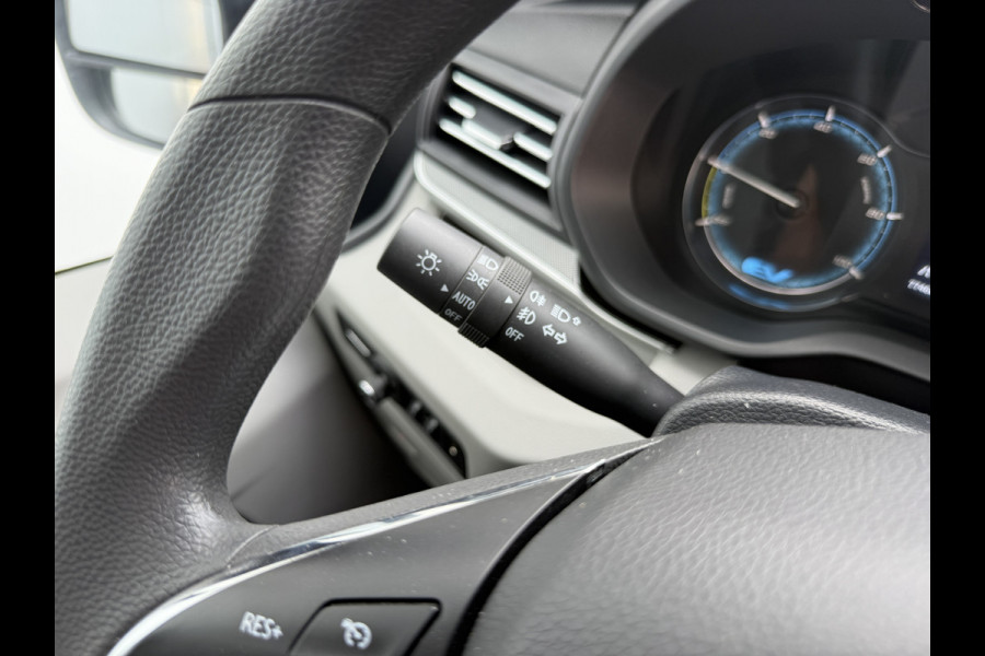 Maxus eDeliver 9 65kWh 204PK Elektrisch Bakwagen met achterdeuren Airco ACC Carplay Camera Parkeersensoren Meubelbak Koffer