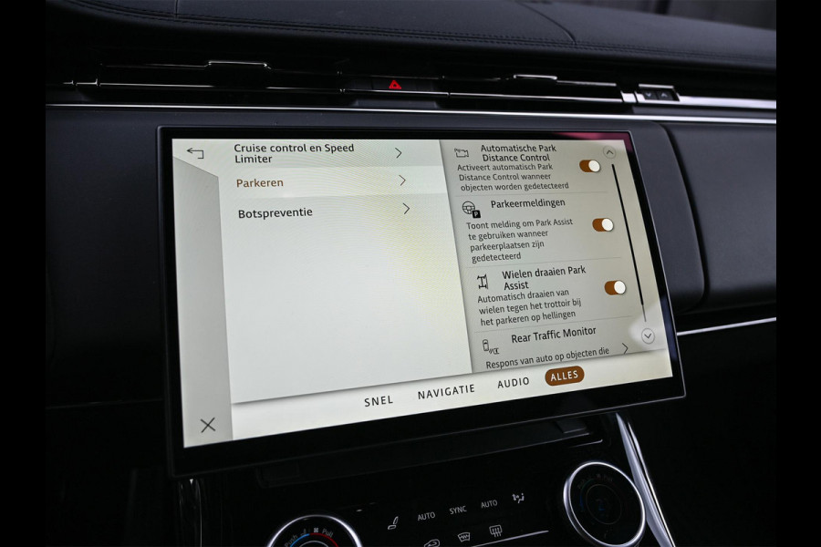 Land Rover Range Rover Sport 3.0 P440e Dynamic HSE | Panoramadak | NL-Auto | 360 Camera | HUD | Meridian | Luchtvering | Memory Seats | Trekhaak | Adaptive Cruise | Ambiance Interieur |