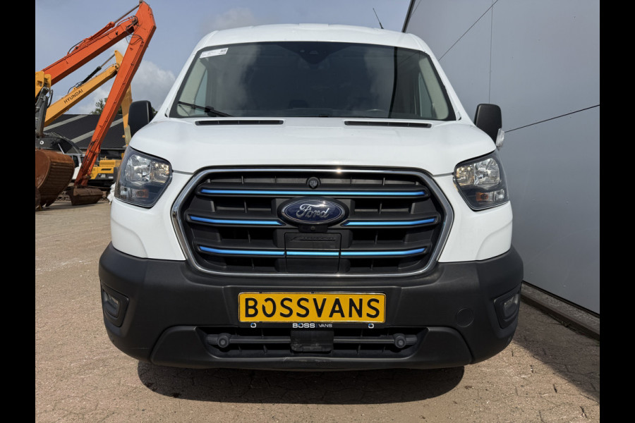 Ford E-Transit 68kWh 184PK L3H2 317km WLTP 96,2% (SOH) BEV Snelladen Navigatie Cruise control Climate control 360 Camera Carplay Laadkabel Parkeersensoren