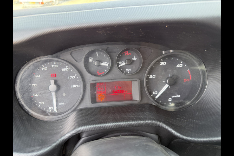 Iveco Daily 35C16 3.0 Dubbele Cabine Kipper Dubbellucht 3,5t Trekhaak 6 Stoelen Airco Cruise Control Luchtgeveerde stoel Benne Tipper