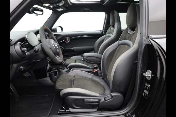 MINI 3-deurs 2.0 Cooper S Hammersmith | Pano | Keyless | Camera | Harman/Kardon | JCW | Prijs Rijklaar !!