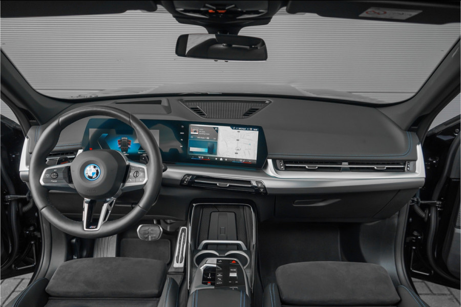 BMW X1 xDrive25e M-Sport Pano Driving Assist Pro Stuur & Stoelverw 360° HUD