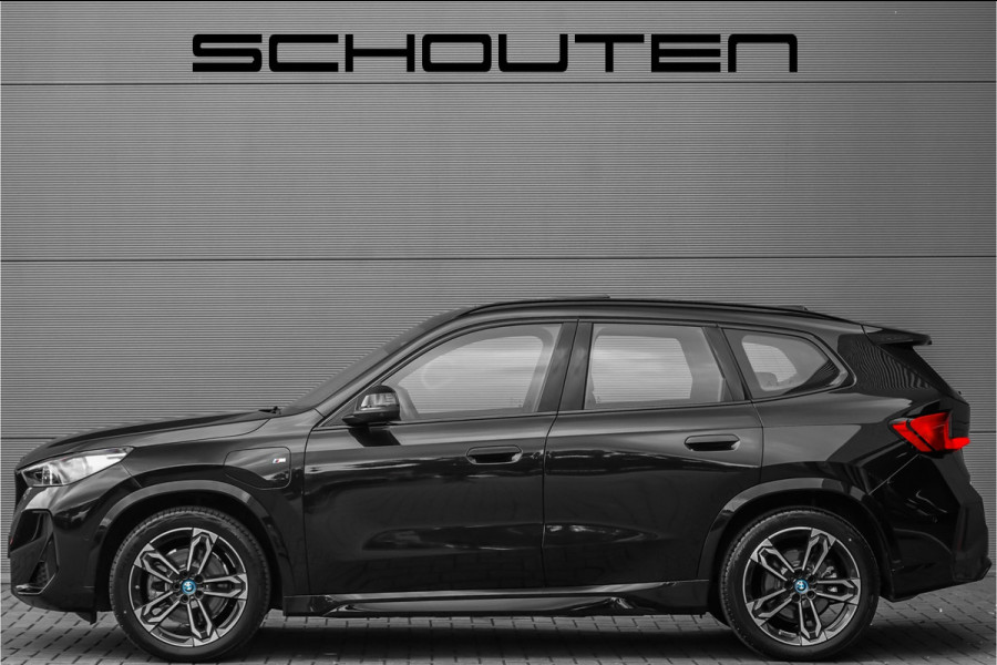 BMW X1 xDrive25e M-Sport Pano Driving Assist Pro Stuur & Stoelverw 360° HUD